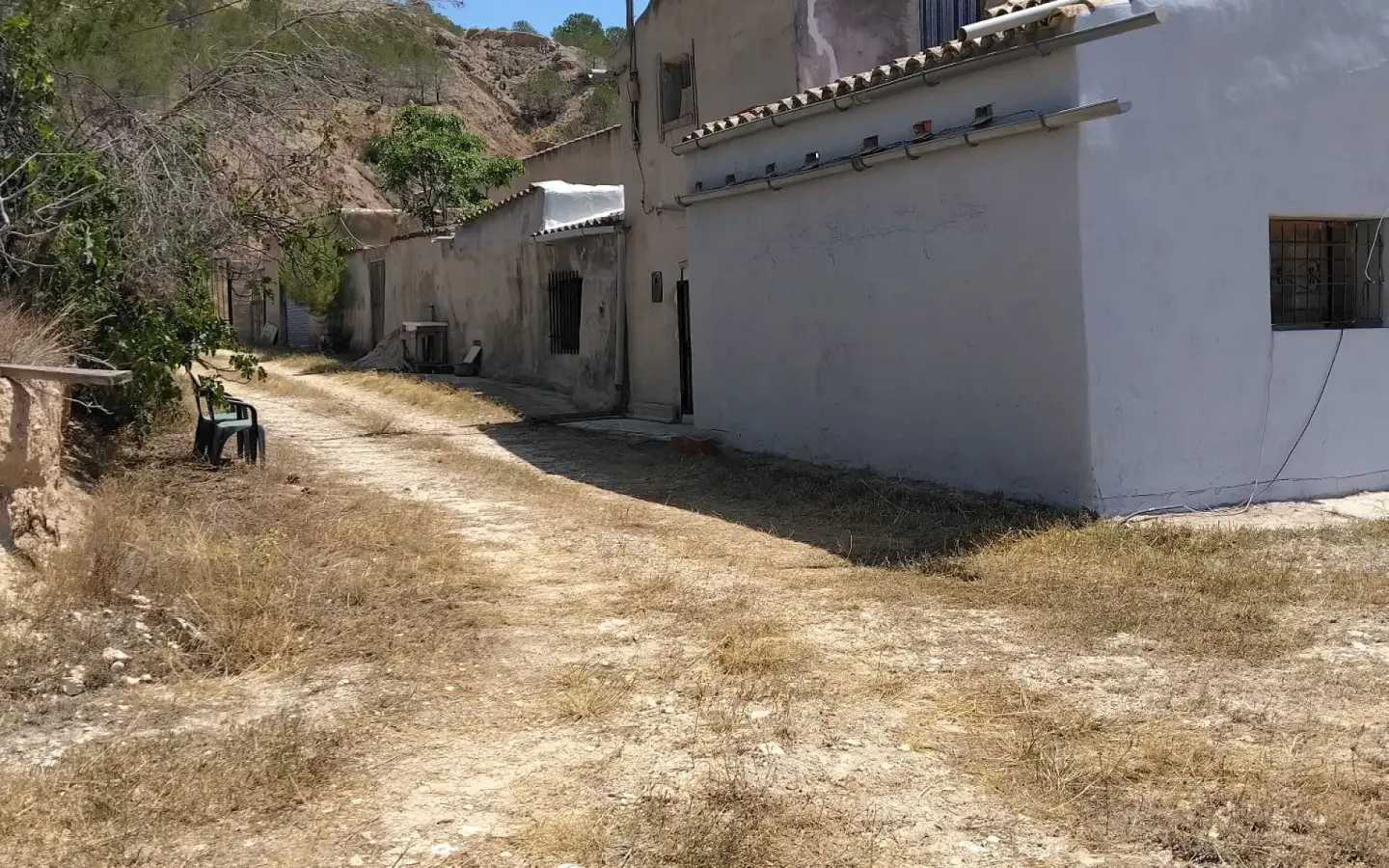 2-bedroom Country House In Pinoso, Spain (208 M²)