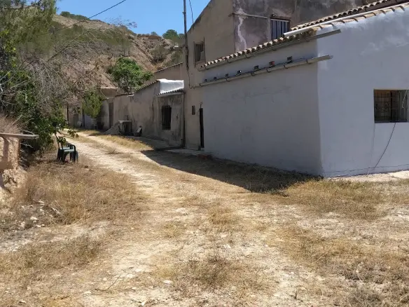 2-bedroom Country House In Pinoso, Spain (208 M²)