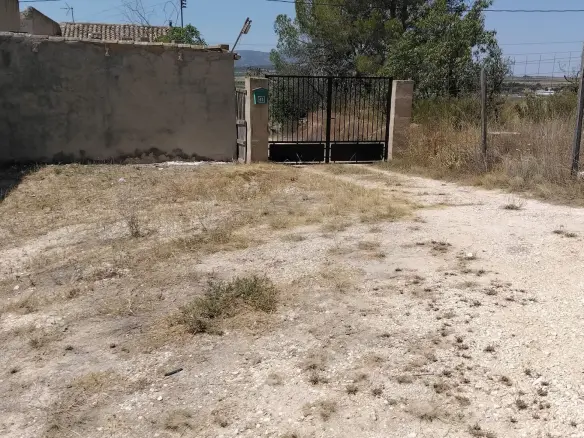 2-bedroom Country House In Pinoso, Spain (208 M²)