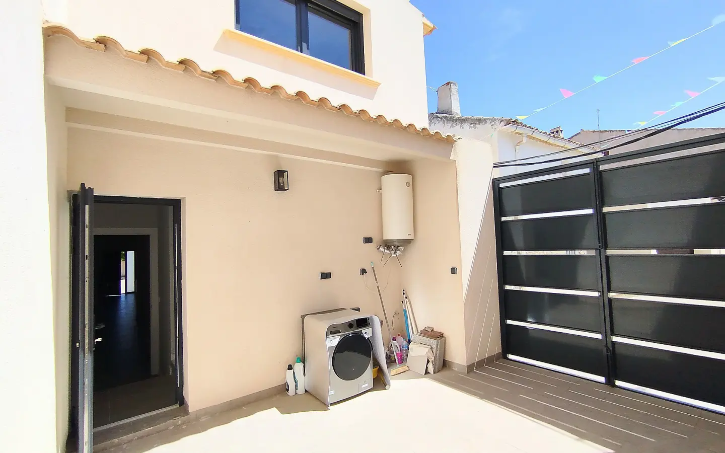 3-bedroom Townhouse In Pinoso, Spain (179 M²)