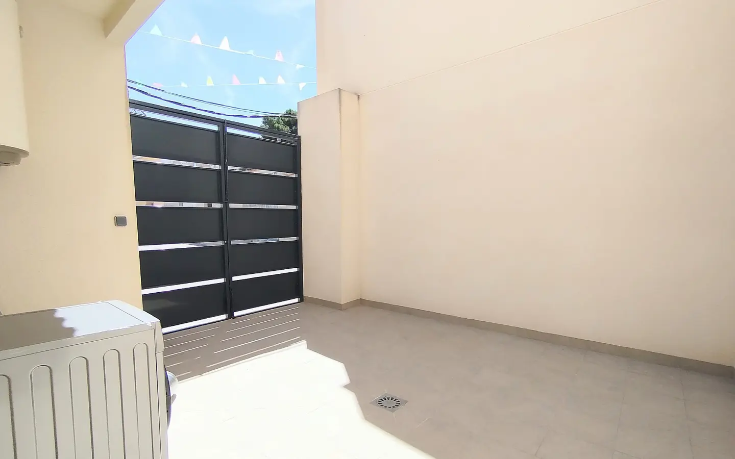 3-bedroom Townhouse In Pinoso, Spain (179 M²)
