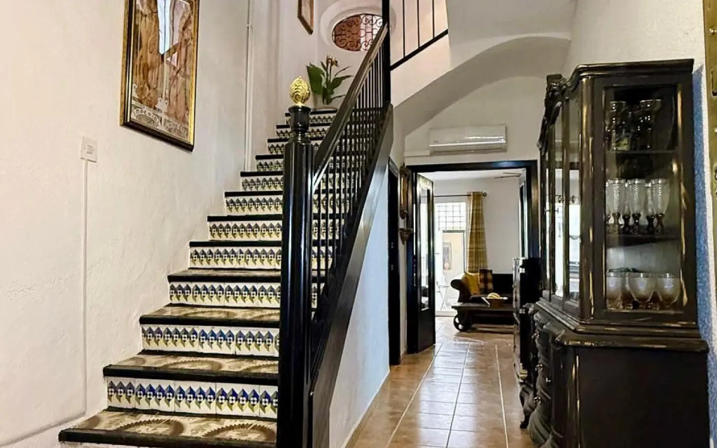 6-bedroom Townhouse In Pinoso, Spain (214 M²)