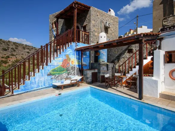 Business In Elounda, Greece (745 M²)