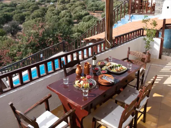 Business In Elounda, Greece (745 M²)