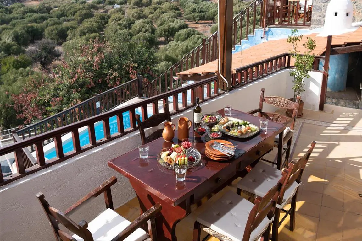 Business Of 745 M² In Crete