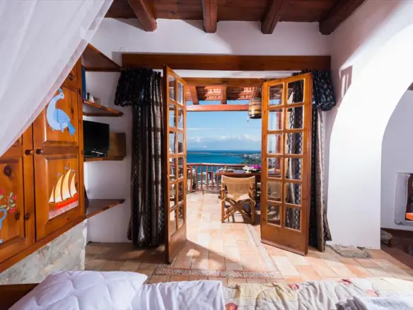 Business In Elounda, Greece (745 M²)