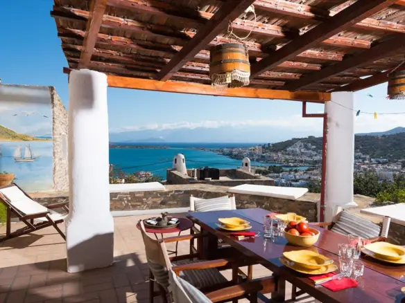 Business Of 745 M² In Crete