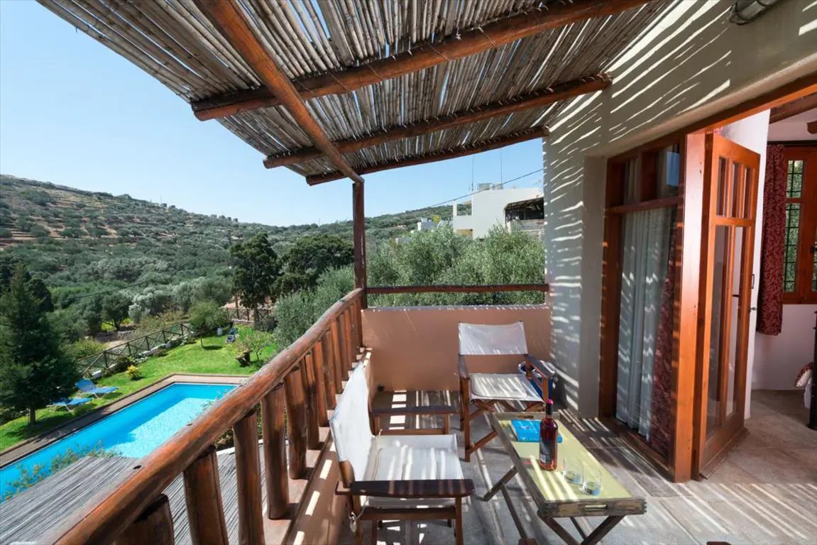 Villa Of 220 M² In Crete