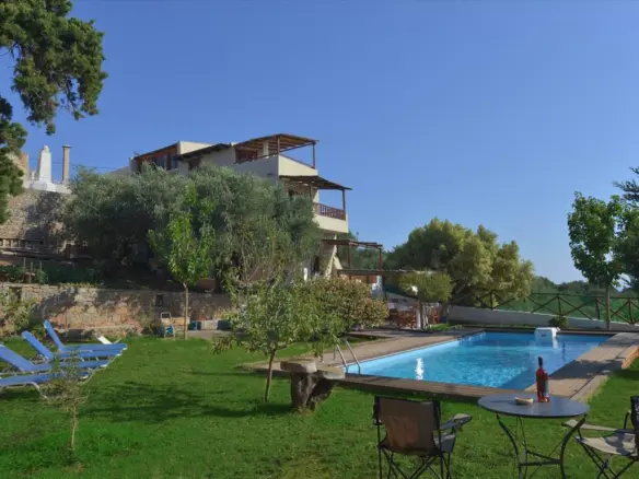 Villa Of 220 M² In Crete