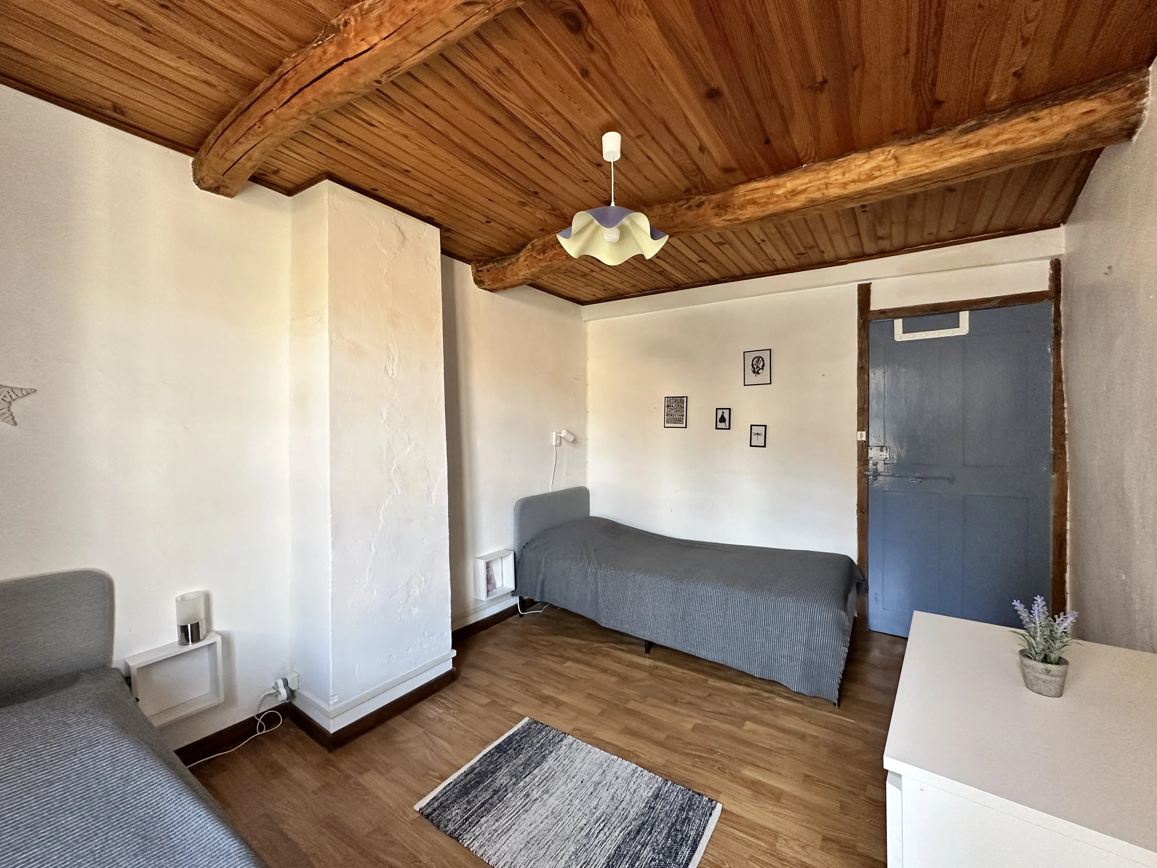 82 M² House In Saint Genies De Fontedit, France