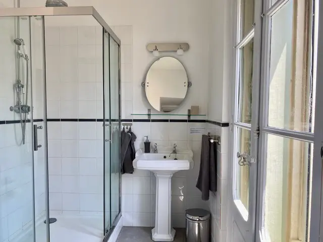 House Of 430 M² In Thezan Les Beziers