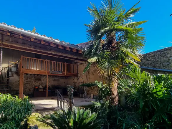 4-bedroom House In Mirepoix, France (196 M²)