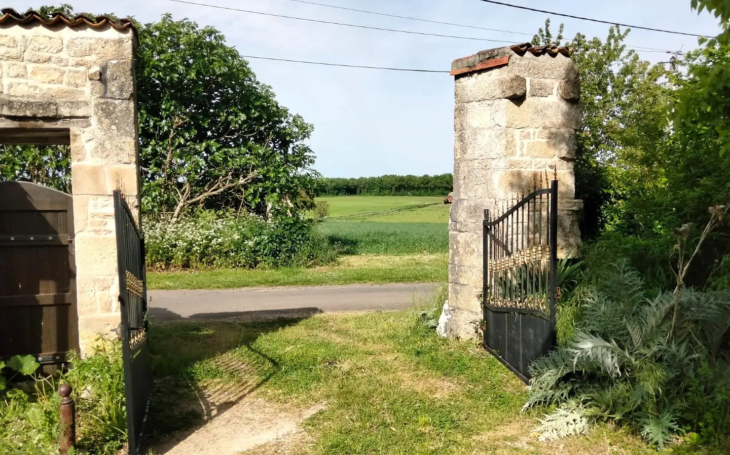 4-bedroom Country House In Fontenille, France (132 M²)