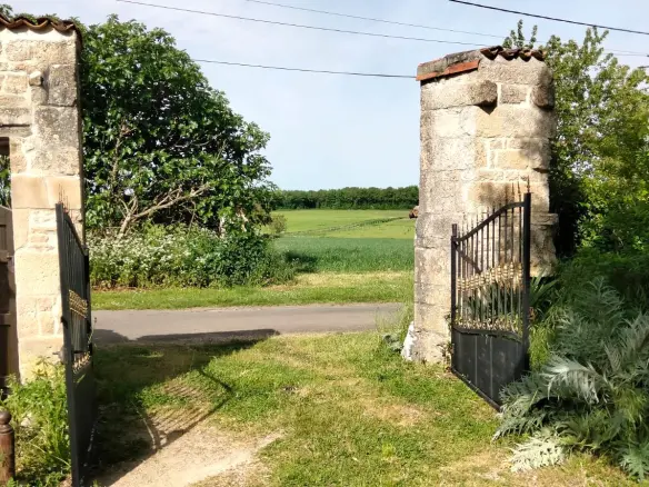 4-bedroom Country House In Fontenille, France (132 M²)