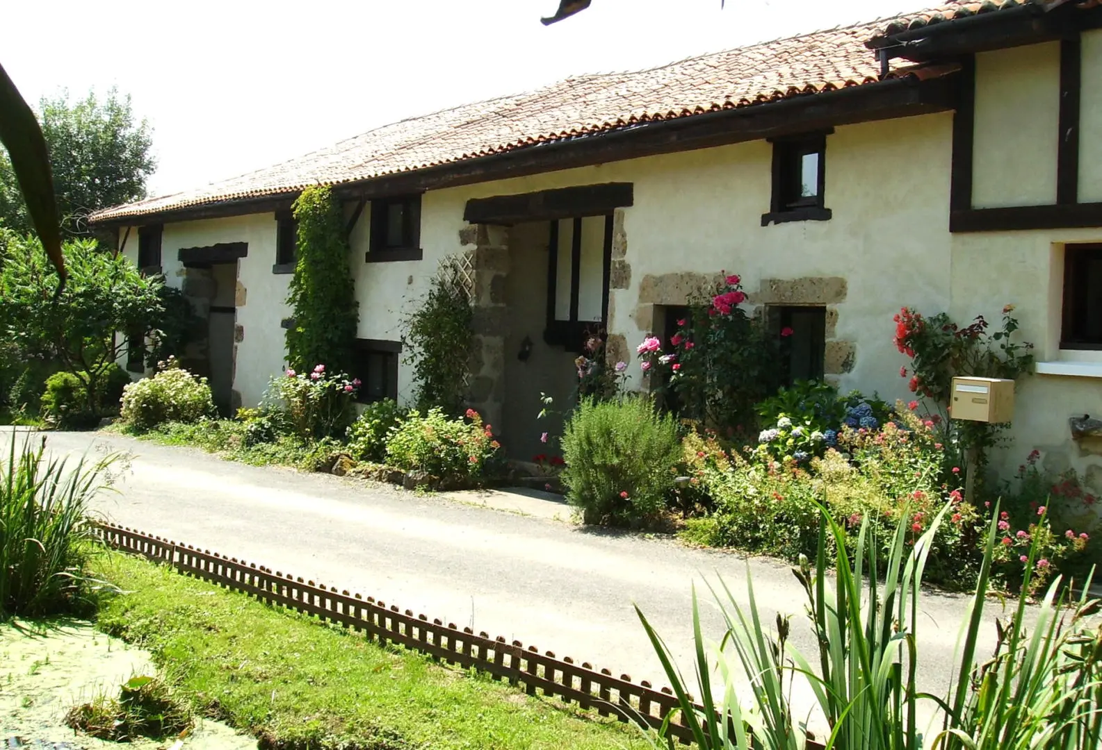 Property Of 4 Gîtes Complex With 3 Bedrooms Owner’s House In Lakes Of Haute Charente