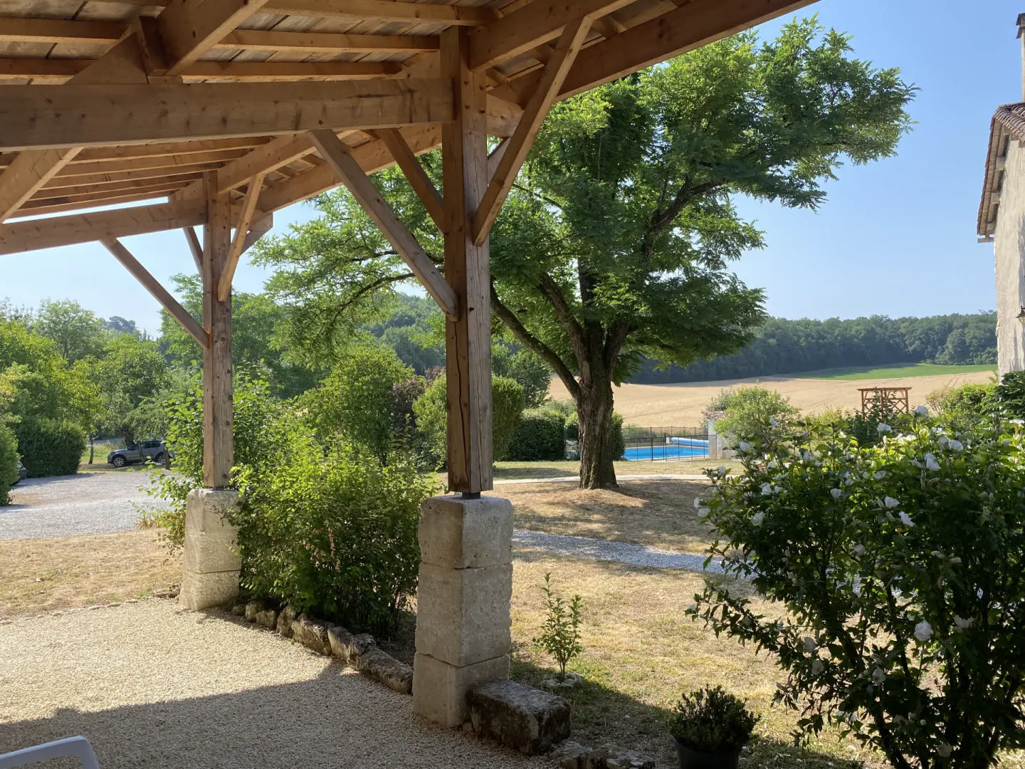 Stone Cottage Of 100 M² With Garden In Aubeterre-sur-dronne