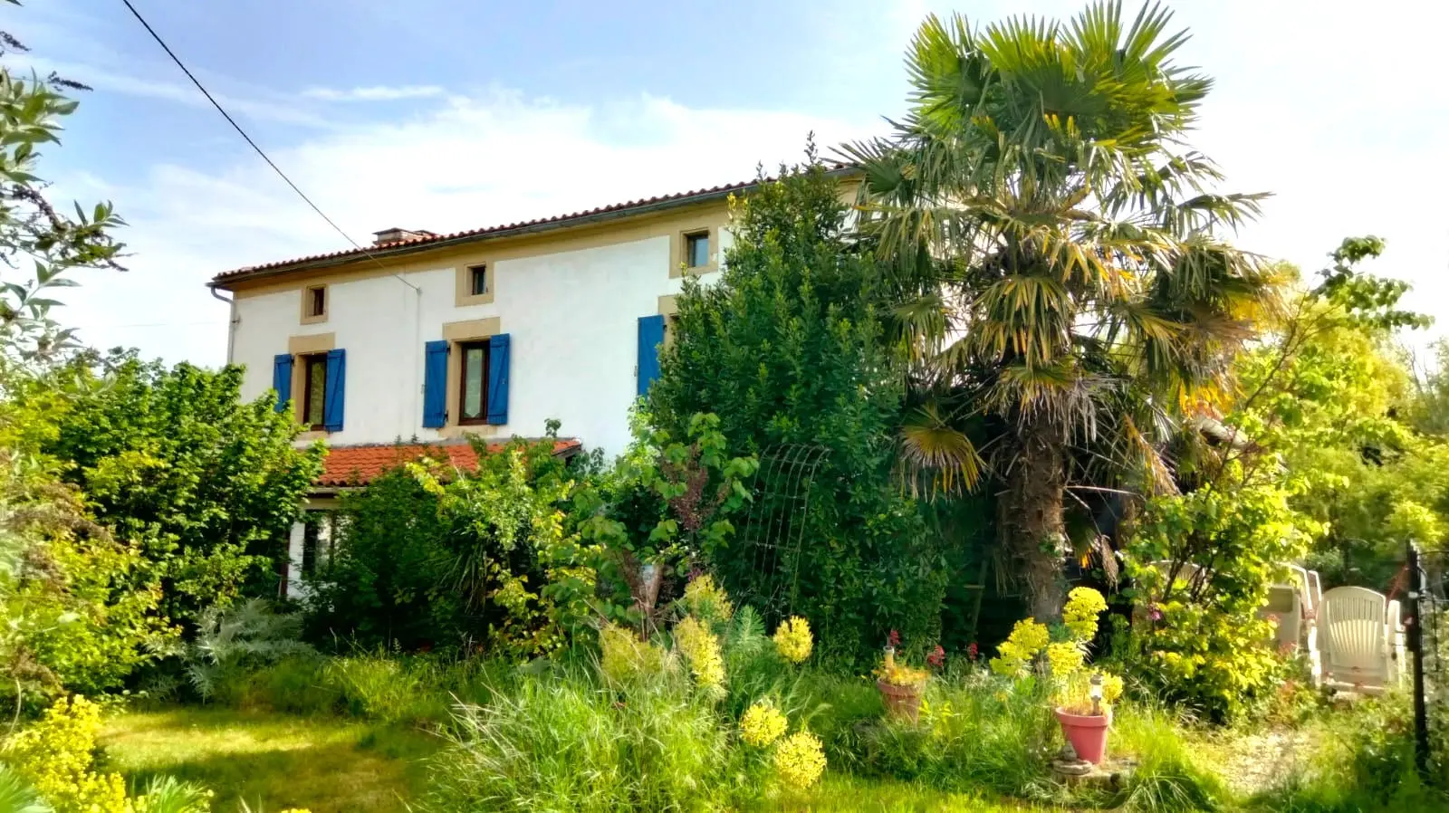 Country House Of 3 M² With 3 Bedrooms, Gîte, Pool, Outbuildings In Fontenille