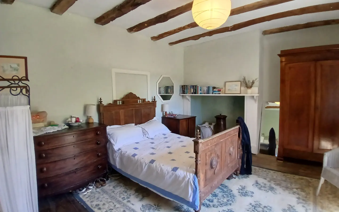 5-bedroom House In Jumilhac-le-grand, France (187 M²)