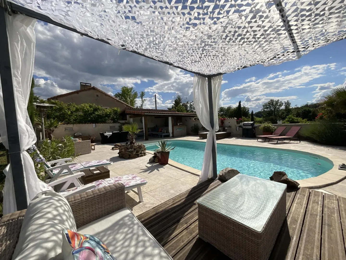 House Of 180 M² With Swimming Pool, Garden And Views In Ribérac