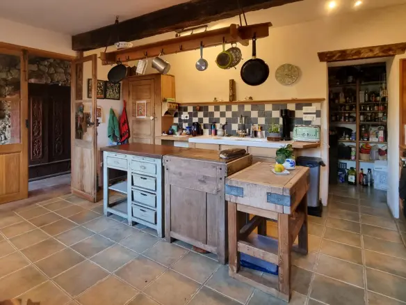 4-bedroom House In Mirepoix, France (196 M²)