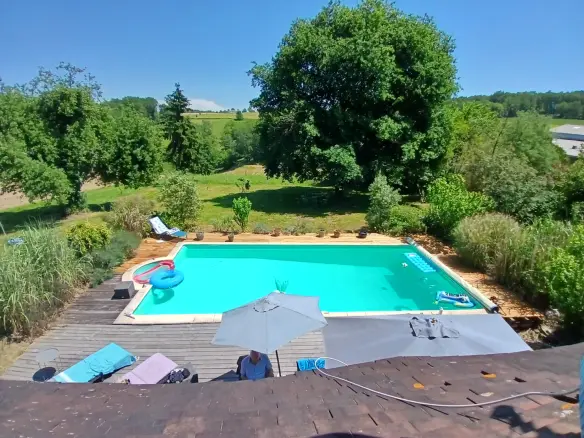 5-bedroom House In Jumilhac-le-grand, France (187 M²)