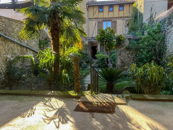 4-bedroom House In Mirepoix, France (196 M²)
