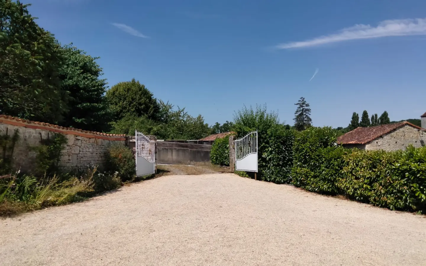3-bedroom Country House In Poursac, France (240 M²)