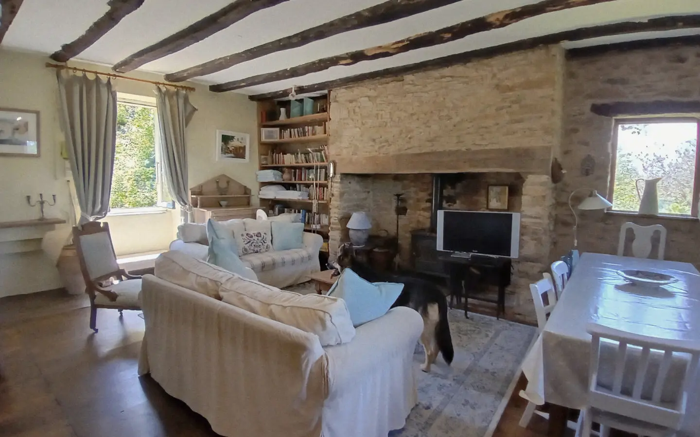 5-bedroom House In Jumilhac-le-grand, France (187 M²)