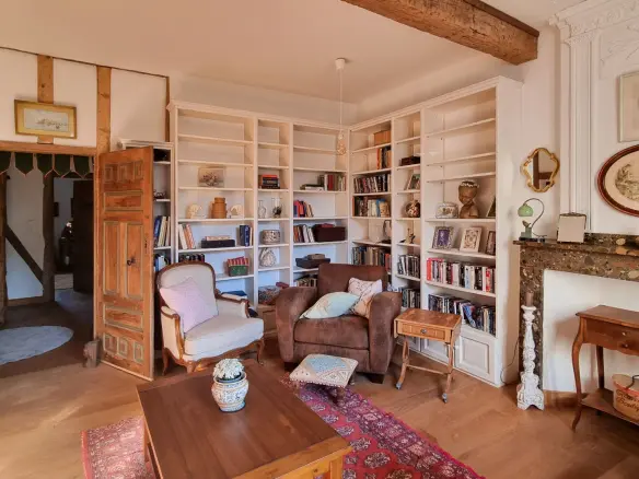4-bedroom House In Mirepoix, France (196 M²)