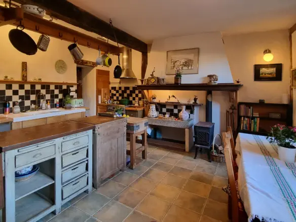 4-bedroom House In Mirepoix, France (196 M²)