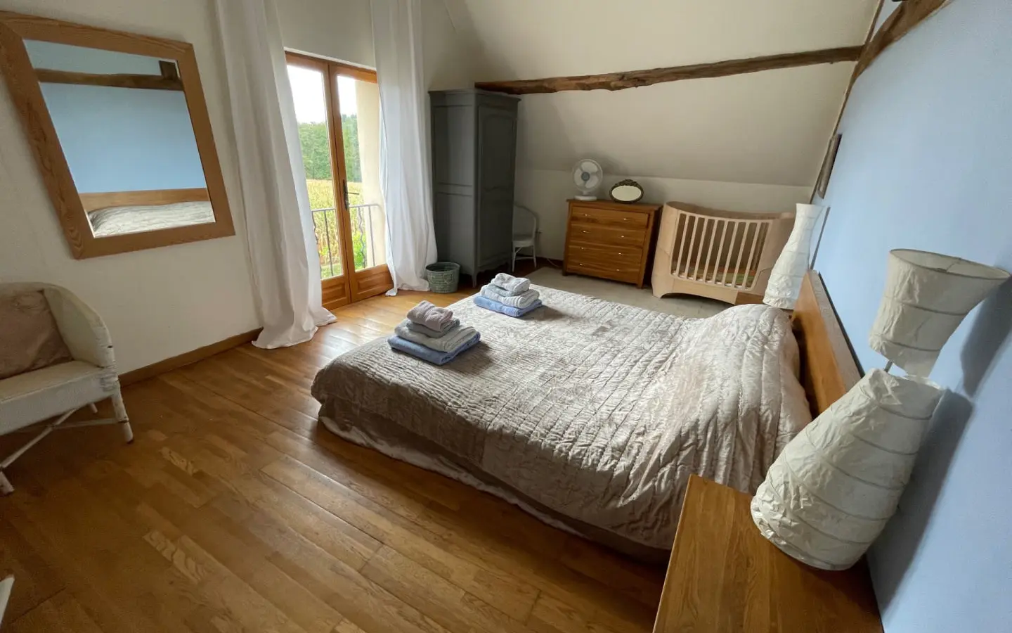 5-bedroom House In Jumilhac-le-grand, France (187 M²)