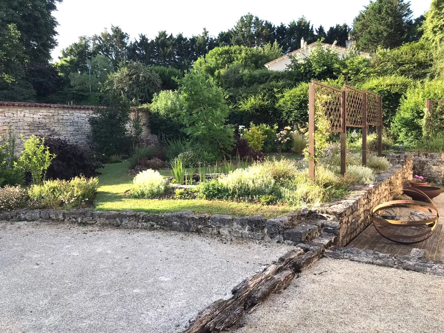 Detached Village House Of 0 M² With Views And Country Gardens In Verteuil