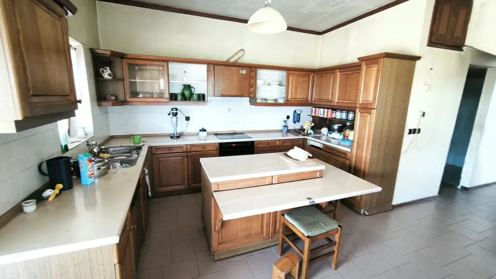 Detached House Of 320 M² With Olympic Coast In Olympic Coast