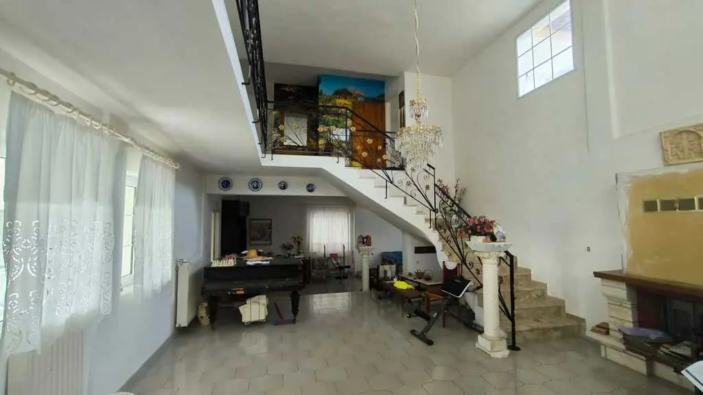 Detached House Of 300 M² In Olympic Coast