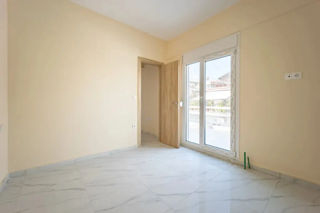 Flat Of 30 M² With Balcony In Thessaloniki