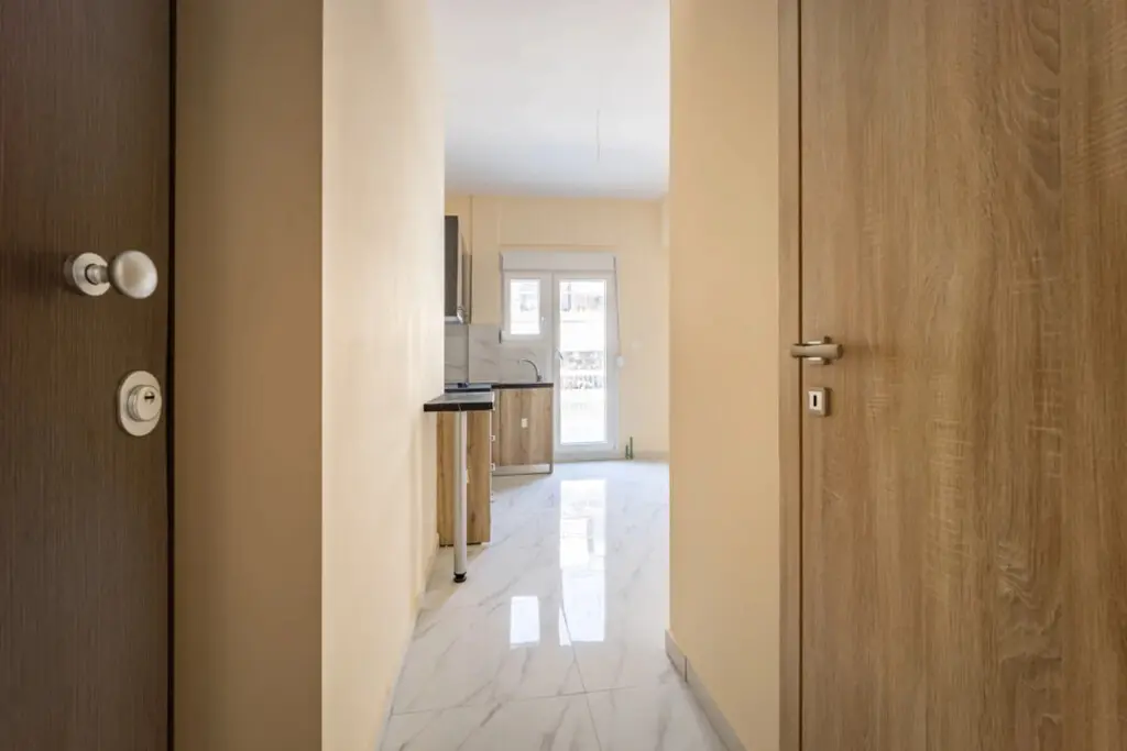 Flat Of 30 M² With Balcony In Thessaloniki