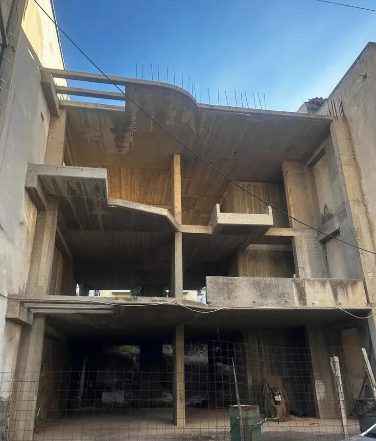 Building In Agios Dimitrios, Greece (472 M²)