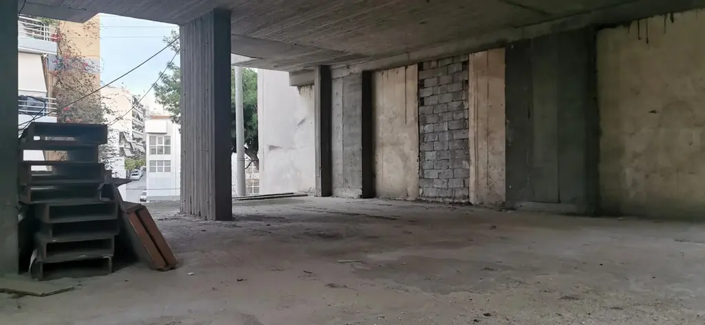 Building Of 472 M² In Athens