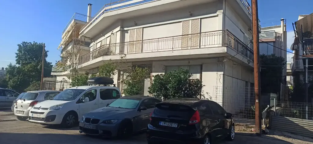 Building Of 220 M² In Athens