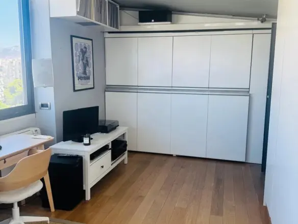 3-bedroom Maisonette In Palaio Faliro, Greece (151 M²)