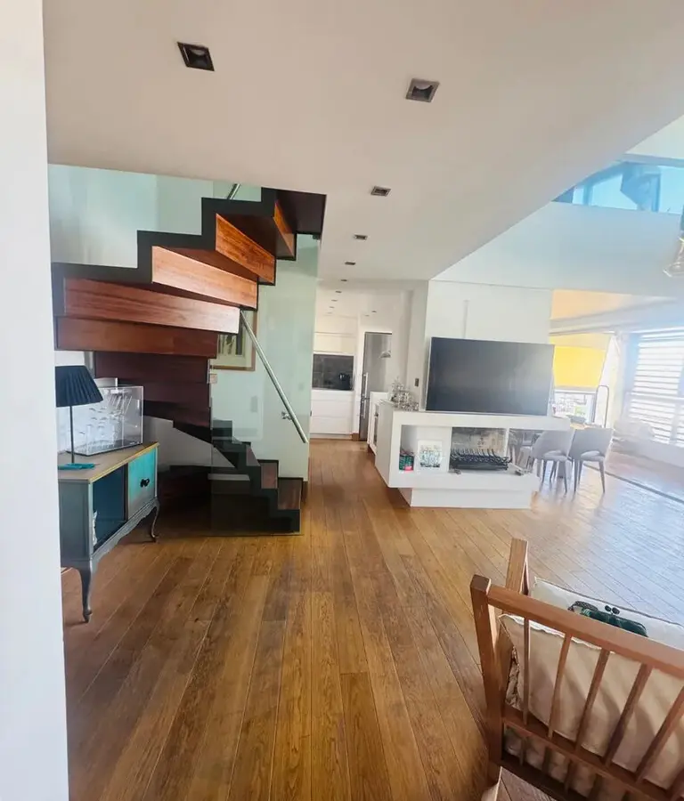 3-bedroom Maisonette In Palaio Faliro, Greece (151 M²)