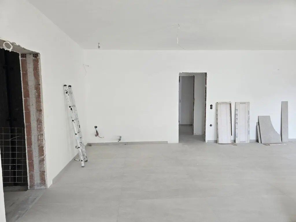 Flat Of 109 M² In Athens