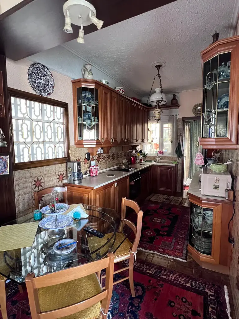 Flat Of 199 M² In Athens