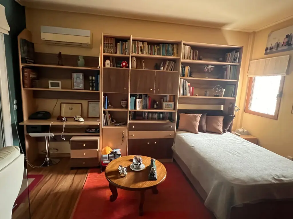 Flat Of 199 M² In Athens