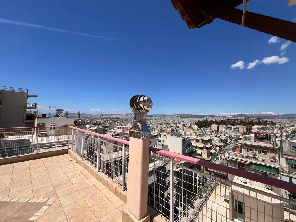 Flat Of 199 M² In Athens