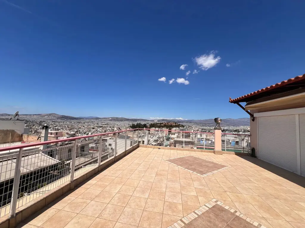 Flat Of 199 M² In Athens