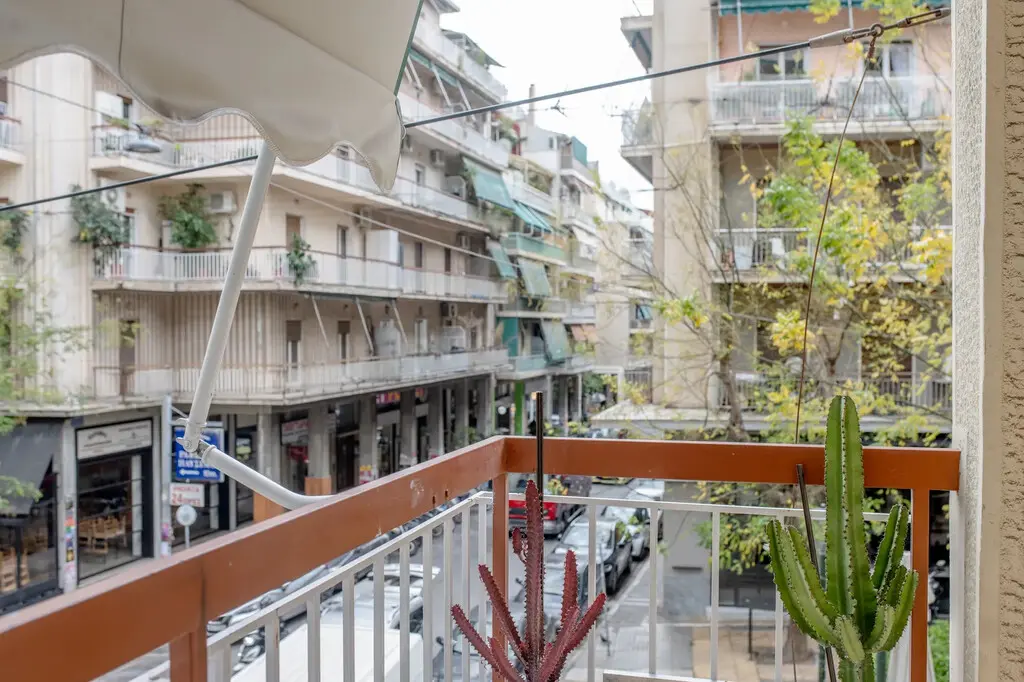 Flat Of 106 M² In Athens