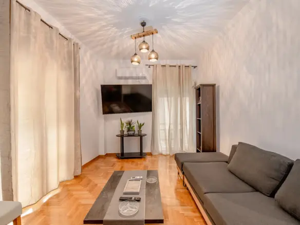 Flat Of 106 M² In Athens