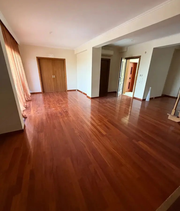 3-bedroom Maisonette In Voula, Greece (150 M²)