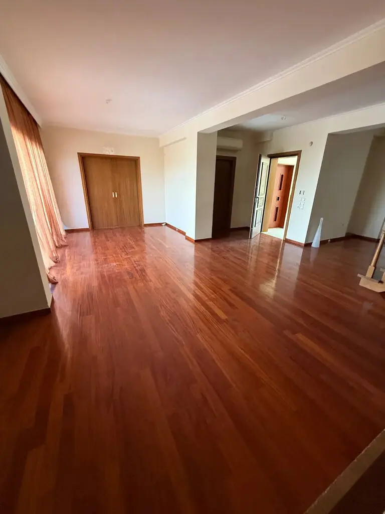 3-bedroom Maisonette In Voula, Greece (150 M²)